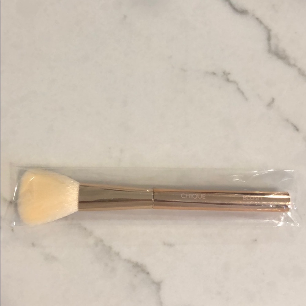 🌸5/$25🌸 Chique blush brush